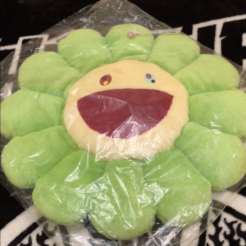 🚨60CM Takashi Murakami flower pillow🚨